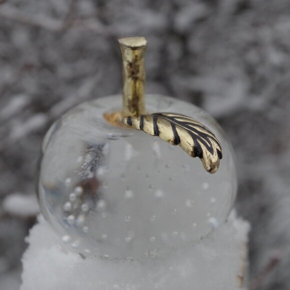 Vintage Bubble Crystal Apple Glass Paper Weight - Picture 4 of 7